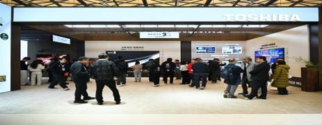 ��֥����ͬԴREGZAϵ����RGB Mini LED��������רҵ�����¾���